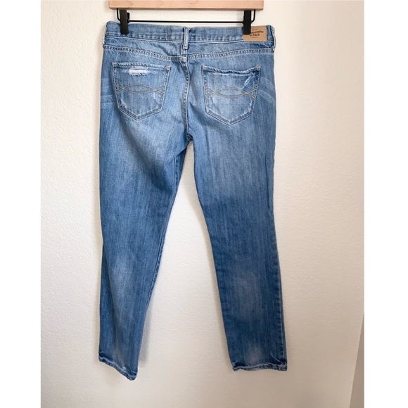 Abercrombie & Fitch Distressed Straight Leg Jeans - Picture 2 of 4